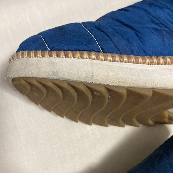 OluKai Ku’i Mino Blue Woman’s Slippers with Faux Fur, Size 8. - Picture 8 of 11